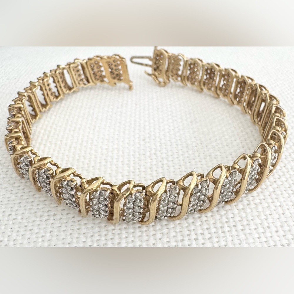 Vintage 10K Yellow Gold Diamond Tennis Bracelet